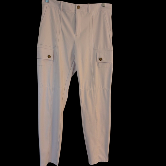 Current Product On Website!!!NWT Women's Halara White Cargo Pants - Picture 7 of 9